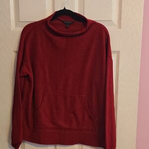 Banana Republic Women's Crew Neck Sweater in Deep Red